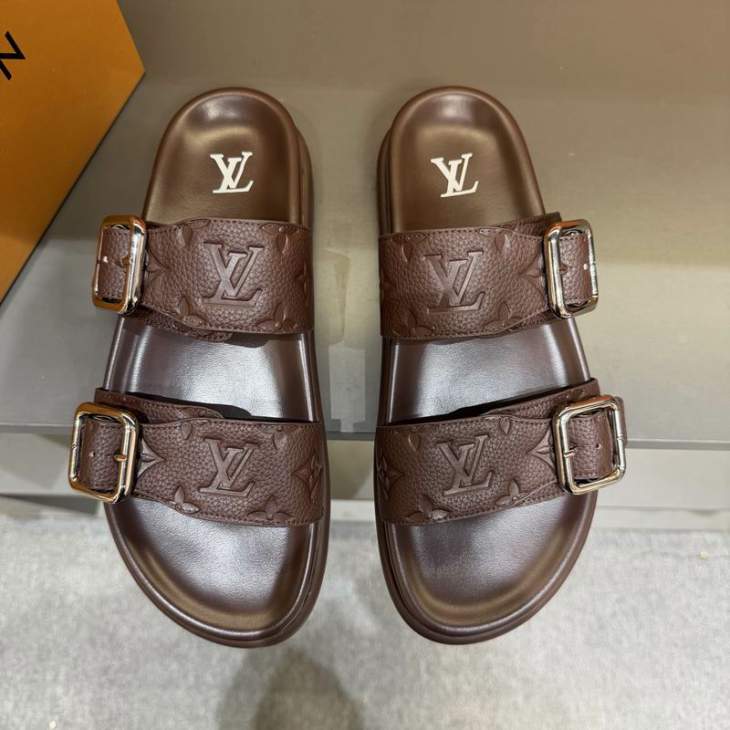 Picture of Louis Vuitton Slippers _SKULVsz38-45mnq0207698